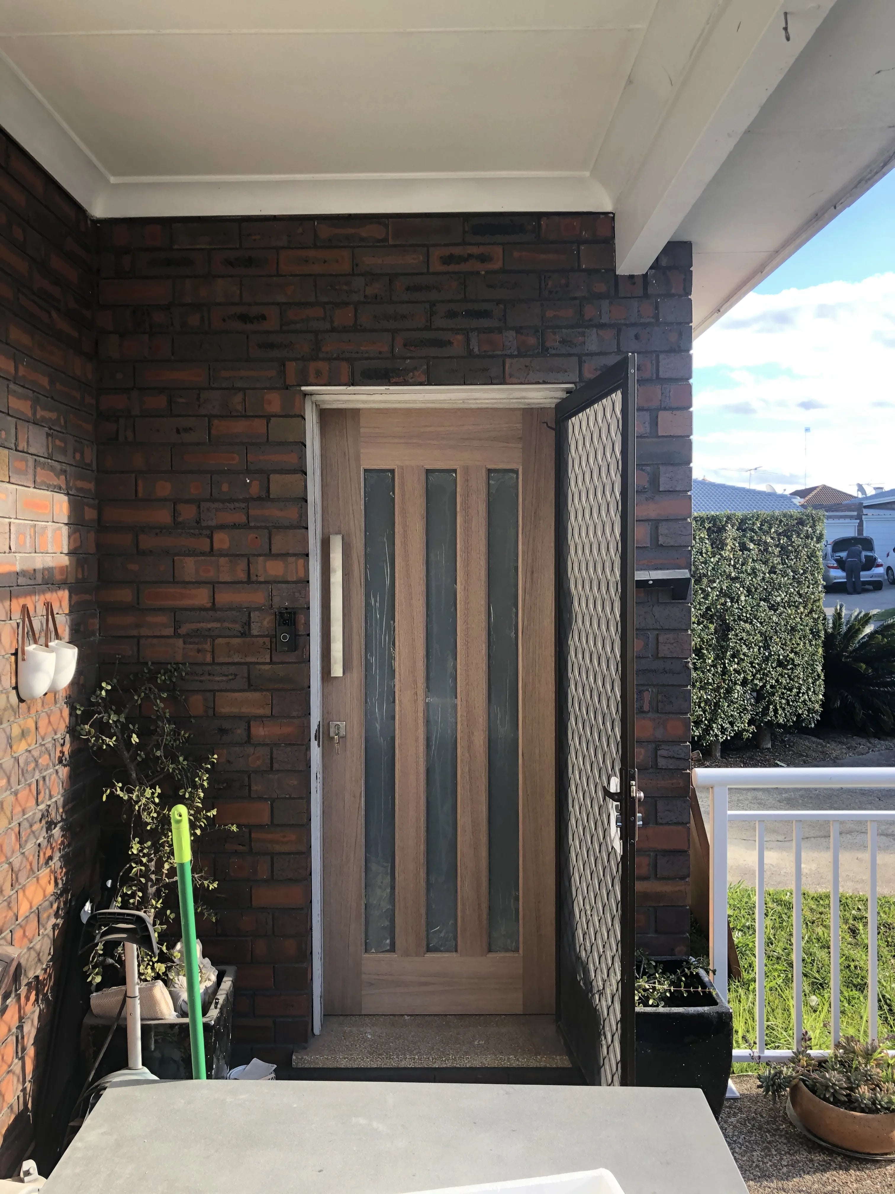 820x2040x40mm 3V door installed as front door. 450mm pull handle installed with mortice lock.